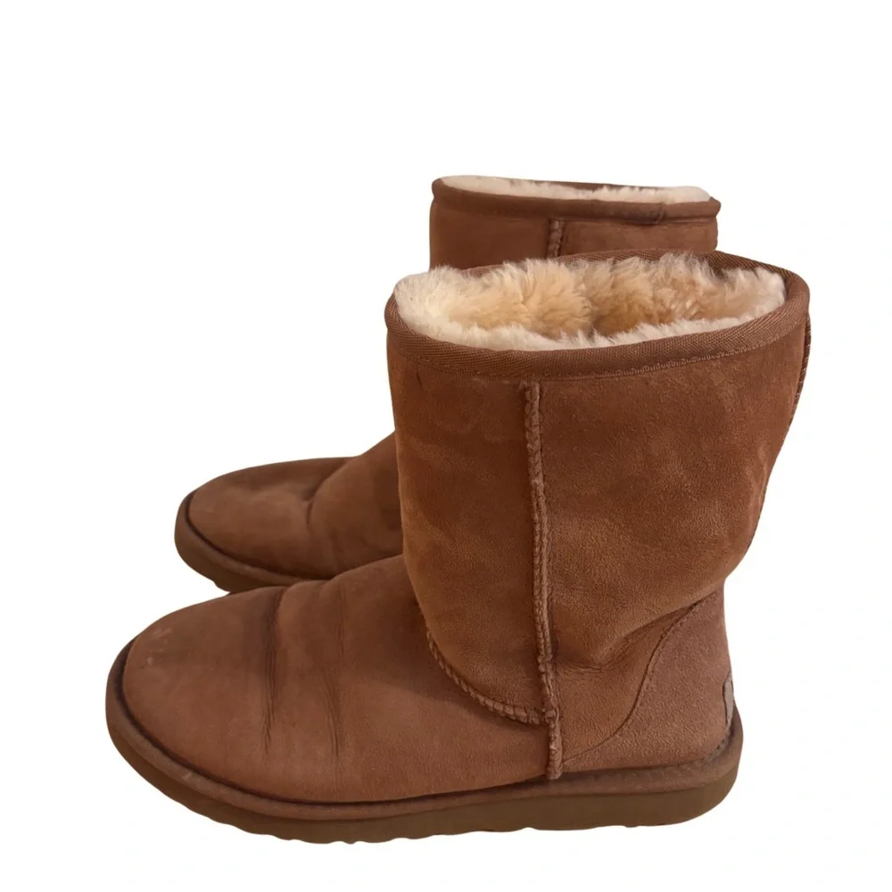 Ugg Classic Shirt in Chestnut Shearling-Lined Boots - Picture 2 of 9